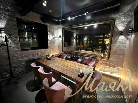 комерційна за адресою Володимирська вул., 61/11