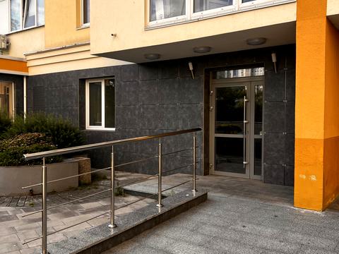 коммерческая по адресу Новомостицкая ул., 15