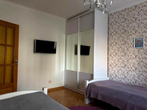 квартира за адресою Володимира Івасюка вул., 28