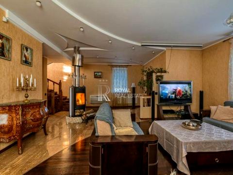 будинок за адресою Амосова вул.