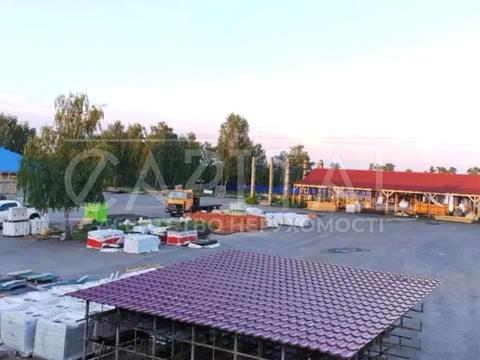 комерційна за адресою Хутірська вул., 1