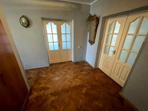 квартира за адресою Раїси Окіпної вул., 3-А