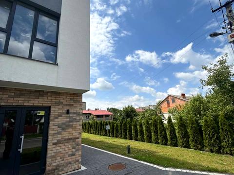 комерційна за адресою Львів, Брюховицька вул., 143
