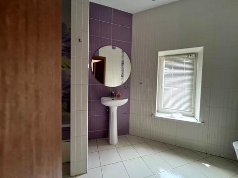 комерційна за адресою Геофізиків вул., 5