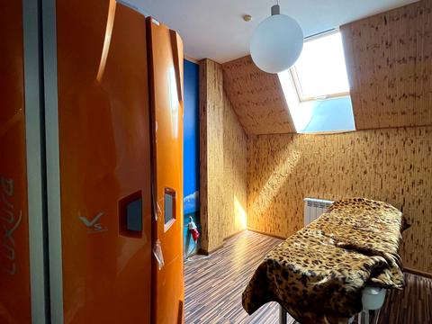 комерційна за адресою Геофізиків вул., 5