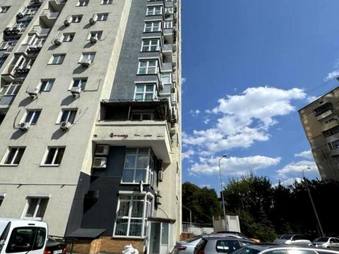 комерційна за адресою Білоруська вул., 3