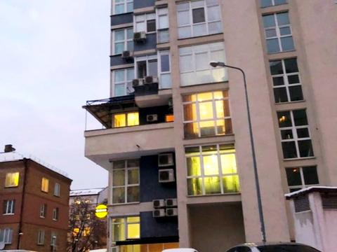 комерційна за адресою Білоруська вул., 3
