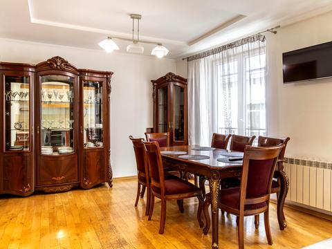 квартира за адресою Ринок вул., 1