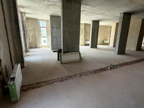 комерційна за адресою Володимира Навроцького вул., 31-А