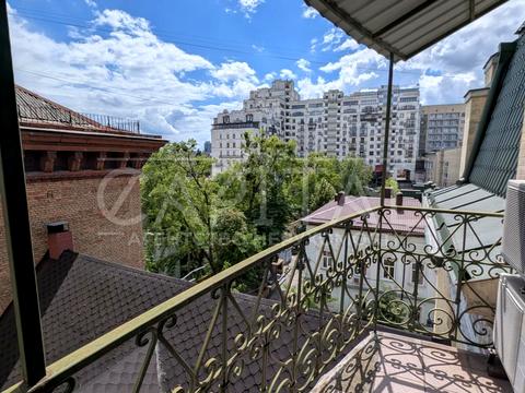 коммерческая по адресу Софиевская пл., 18