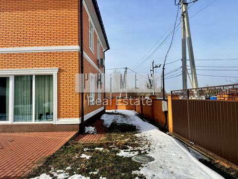 будинок за адресою Центральна вул.