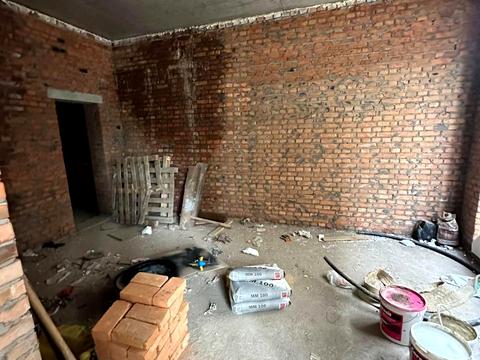 комерційна за адресою Черняховського вул., 1