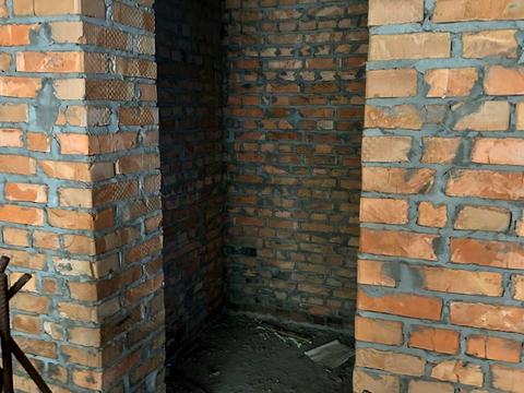 комерційна за адресою Черняховського вул., 1