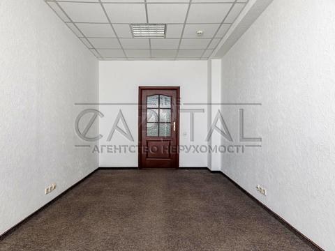 комерційна за адресою Степана Бандери просп. (Московський), 6