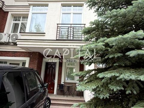 будинок за адресою Берегова вул., 10