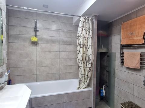 квартира за адресою Дніпровська набережна вул., 9
