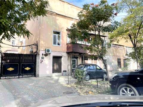 комерційна за адресою Мала Арнаутська вул., 4