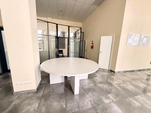 комерційна за адресою Київ, Миколи Бажана просп., 17-А