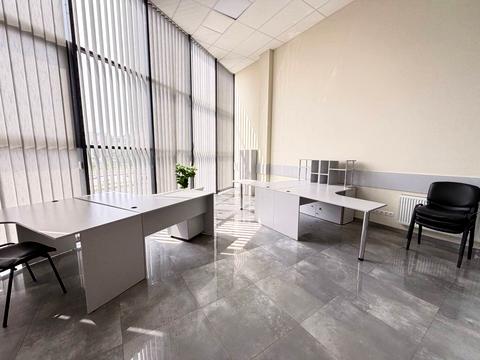 комерційна за адресою Київ, Миколи Бажана просп., 17-А