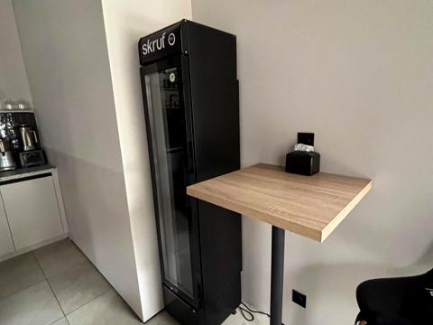 комерційна за адресою Володимирська вул., 75