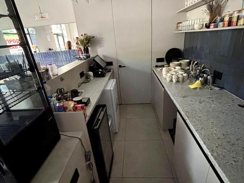 комерційна за адресою Володимирська вул., 75