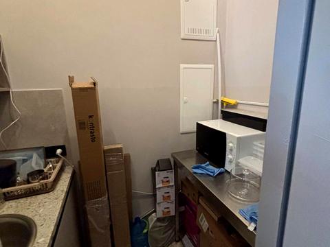 комерційна за адресою Володимирська вул., 75