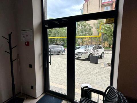 комерційна за адресою Володимирська вул., 75