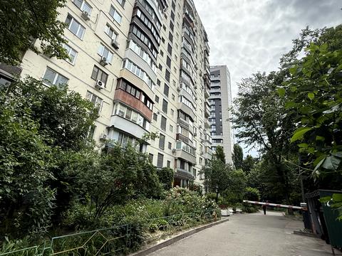квартира за адресою Патріарха Мстислава Скрипника вул., 11