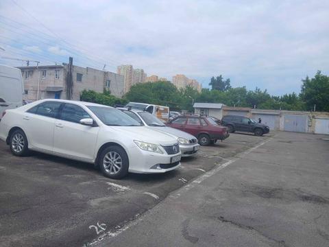 паркомісце за адресою Сім'ї Кульженків вул. (Петра Дегтяренка), 21