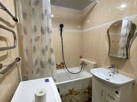 квартира по адресу Молодіжна, 42