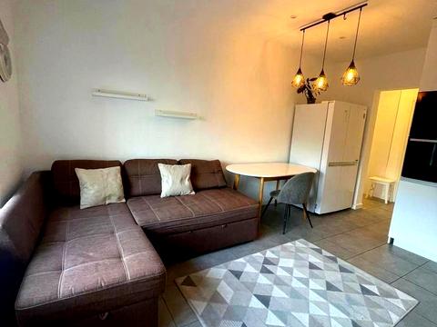квартира по адресу Салютная ул., (Будинок 02301-02303)