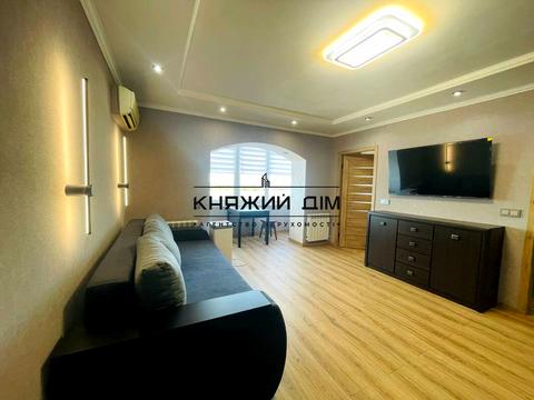 квартира за адресою Набережно-Хрещатицька вул., 11