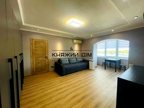 квартира за адресою Набережно-Хрещатицька вул., 11