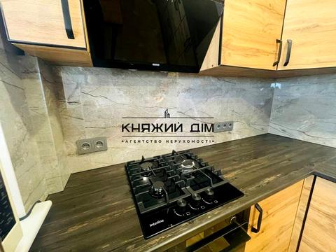 квартира за адресою Набережно-Хрещатицька вул., 11