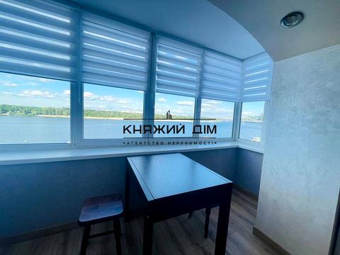 квартира за адресою Набережно-Хрещатицька вул., 11