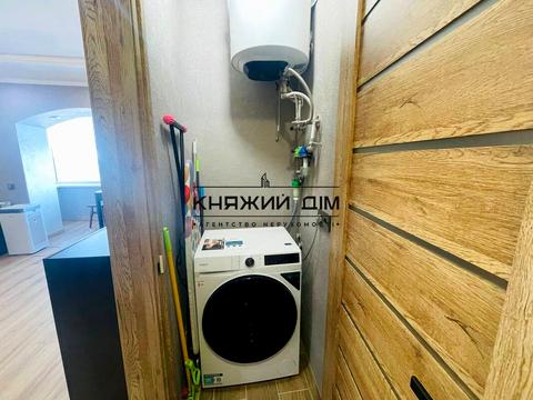квартира за адресою Набережно-Хрещатицька вул., 11