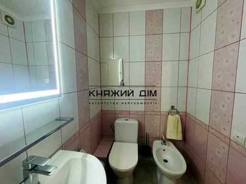 квартира за адресою Набережно-Хрещатицька вул., 11