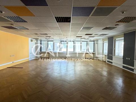 комерційна за адресою Хмельницького Богдана, 55