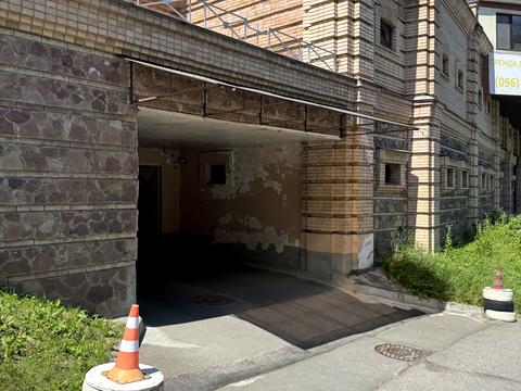 паркомісце за адресою Варязький пров., 14