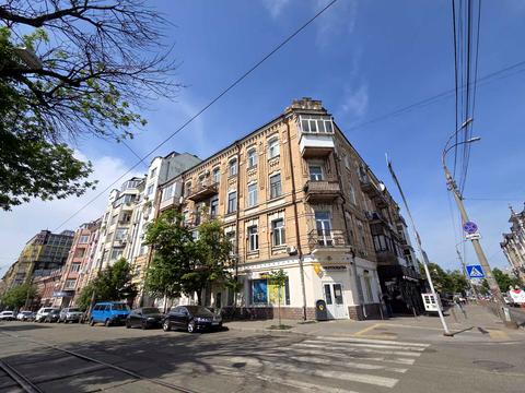 квартира за адресою Хорива вул., 15