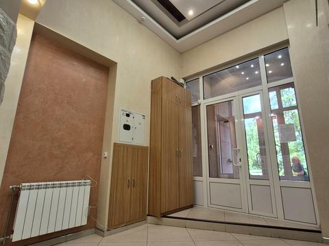 комерційна за адресою Микільсько-Слобідська вул., 2-Б