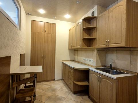 комерційна за адресою Микільсько-Слобідська вул., 2-Б