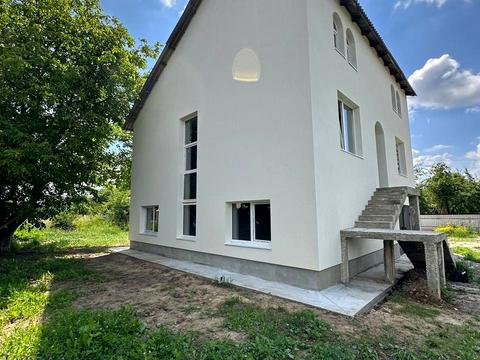 будинок за адресою с. Черніїв, Степана Бандери