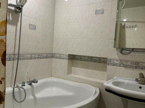 квартира за адресою Олега Адамовського вул. (Камська), 1