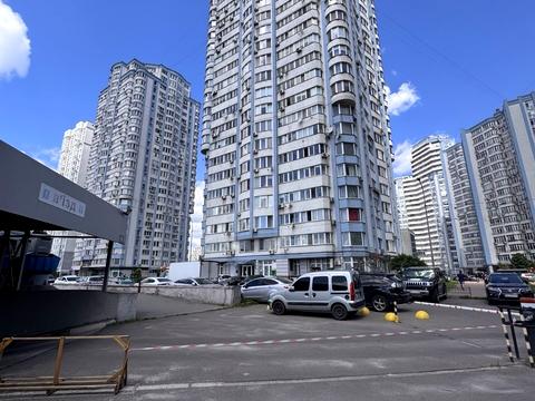 паркомісце за адресою Дніпровська набережна вул., 26-Б