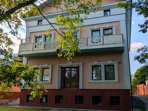будинок за адресою Монтажників вул., 9