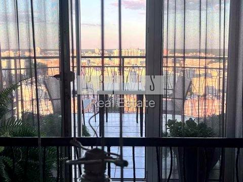 квартира за адресою Анни Ахматової вул., 13-Г