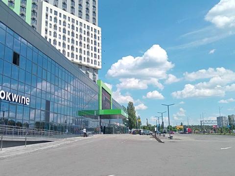 комерційна за адресою Миколи Бажана просп., 17