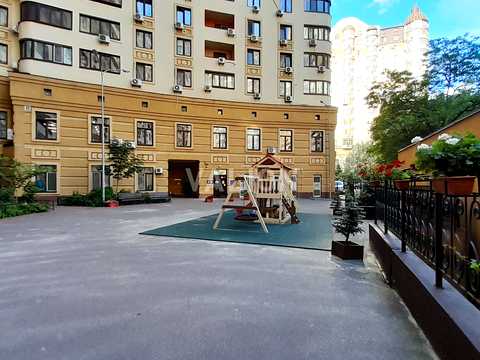квартира за адресою В'ячеслава Чорновола вул., 27