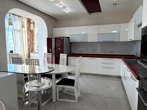 квартира за адресою В'ячеслава Чорновола вул., 2